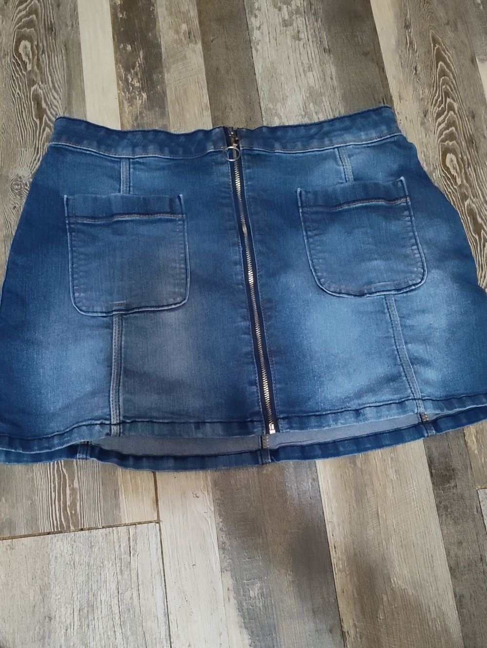 5/$25 SALE Hollister Size 9 Dark Blue Denim Mini A-Line Skirt with Front Zip